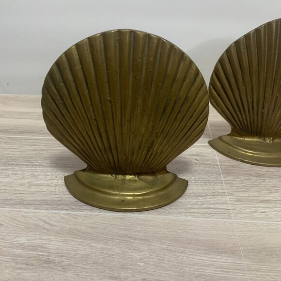 Vintage Brass Clam Shells Bookends Set MCM Nautical Decor - Picture 2 of 10